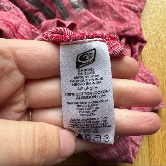 POINT ZERO RED V NECK LONDON PRINT TEE - L - Picture 4 of 12